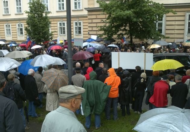 Igor Bavčar je po govoru požel glasen aplavz. 