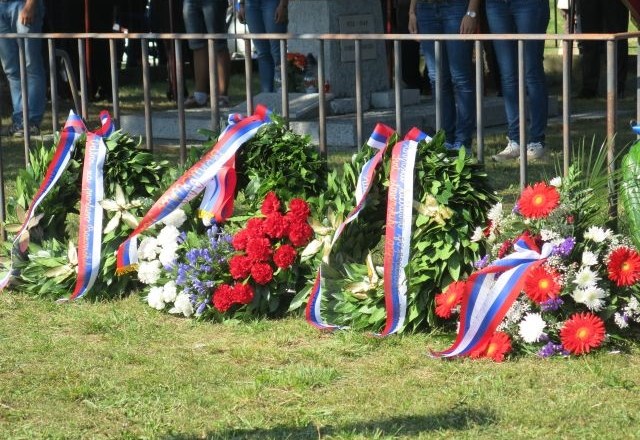 Spomin na bazoviške žrtve: sporočilo o ljubezni in pripravljenosti na žrtvovanje (foto)