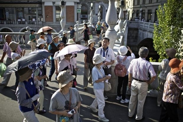 Paradoks: Turistov več, turizem pa v rdečem