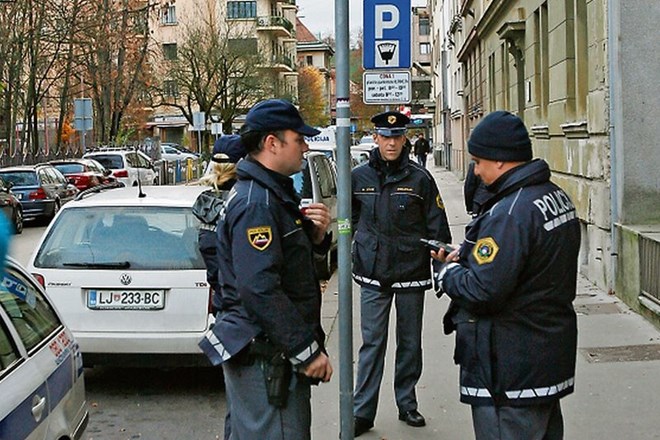 Tudi policisti so se po včerajšnjih pogajanjih zavili v molk. 