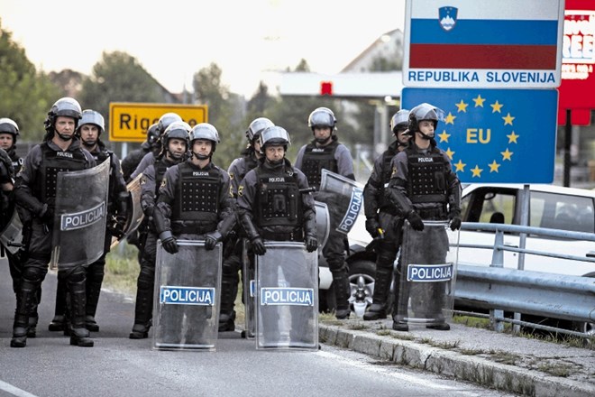 Še en mini vrh brez Slovenije, čeprav bi država zdaj sprejela begunce iz Turčije