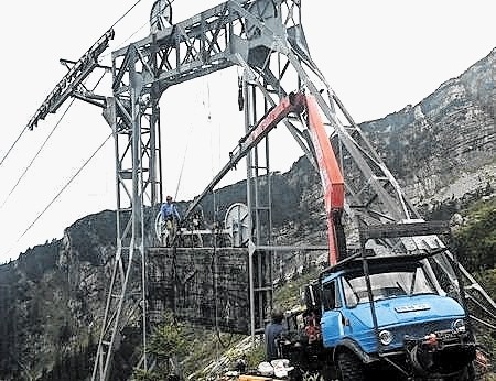 Generalno bodo obnovili tudi vse baterije na trisedežnici Skripi in krožni kabinski žičnici. 