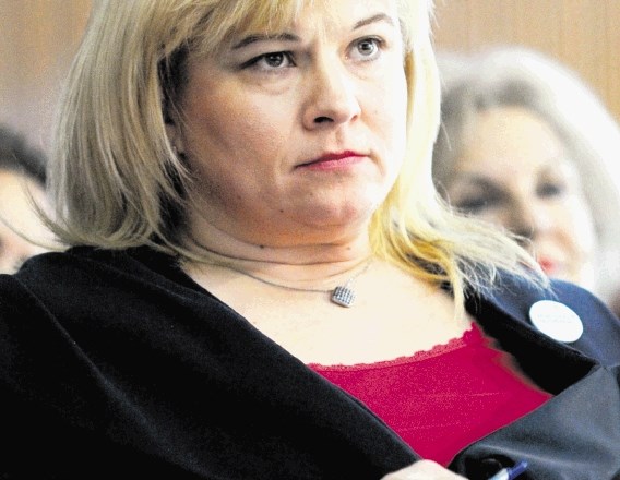 Renata Brunskole naj ne bi bila kos zahtevnim organizacijskim in drugim nalogam, ki jih je od nje  pričakovala...