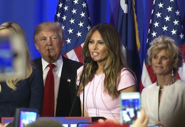 Kako vroča tema je Melania, so spoznali tudi Trumpovi svetovalci, tako da jo v zadnjih tednih mož malo sili v ospredje.