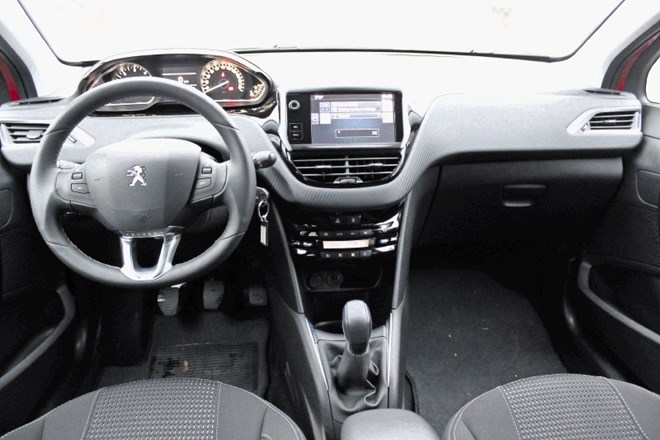 Peugeot 208: Z enim prstom