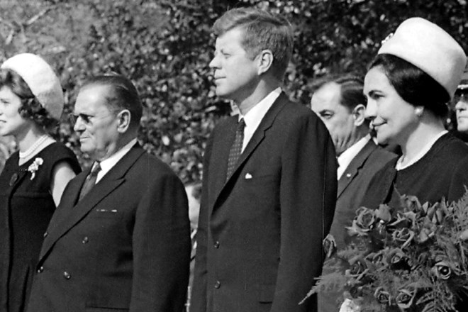 Naj bo vesoljski program ali ne, film je vredno videti že samo zato, da slišiš, kako ameriški predsednik John F. Kennedy ob...