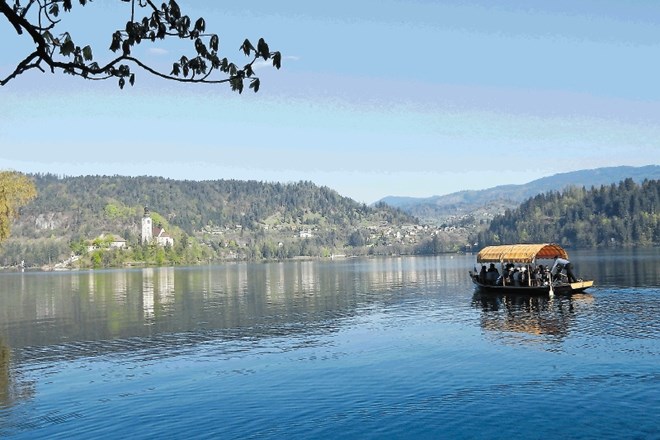 Vsaj eno uro bodo imeli turisti, ki obiščejo otok, na voljo za oglede, določa novi občinski odlok o plovbnem režimu.