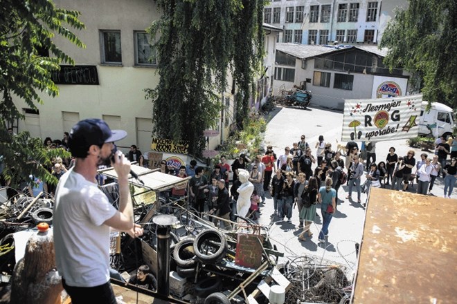 Sodišče ugodilo uporabnikom Roga in začasno prepovedalo rušenje