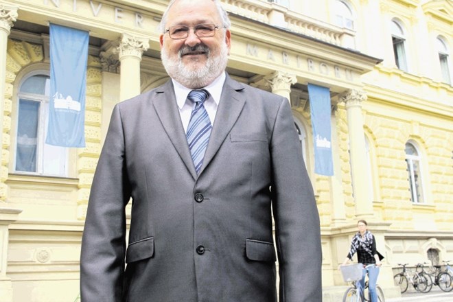 Rektor mariborske univerze Igor Tičar svojemu tesnemu sodelavcu Teodorju Lorenčiču, ki mu očitajo mobing in spolno...