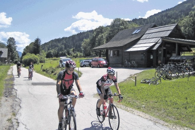 Od Rateč do Mojstrane že poteka urejena kolesarska pot.