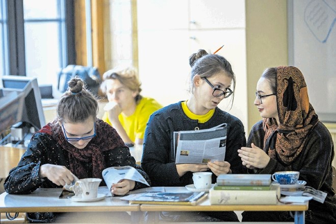 V slovenskih šolah se tujim jezikom, z izjemo angleščine, ne namenja veliko pozornosti.