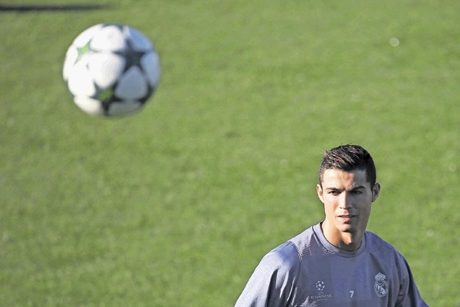 Cristiano Ronaldo v zadnjih dneh gotovo ne razmišlja zgolj o nogometu.