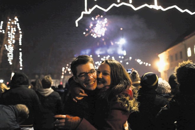 V javnem zavodu Turizem Ljubljana ocenjujejo, da je na ljubljanskih trgih, kjer je bil organiziran program, silvestrovalo...