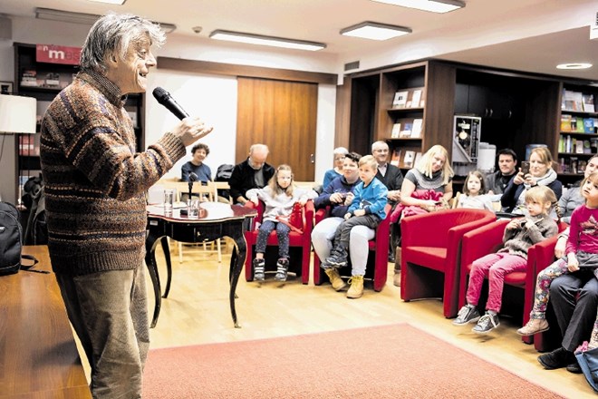 Prešernovanje v Konzorciju je začel Andrej Rozman Roza in takoj poskrbel, da so otroci ostrmeli, piškotki pa ostali nekje na...