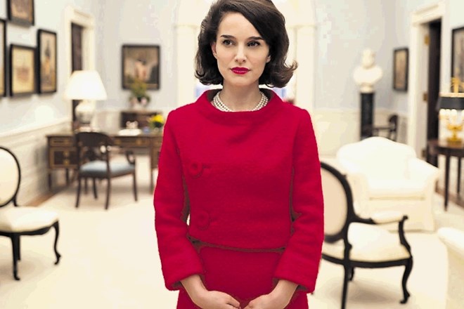 Natalie Portman kot Jackie Kennedy v filmu Jackie.