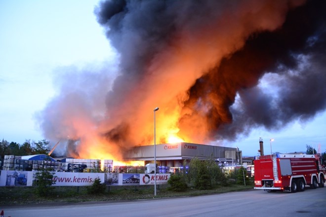 Zaradi kemikalij umrlo vse, kar je živelo v potoku ob tovarni