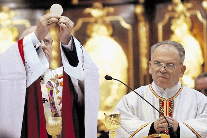 V kartuziji Pleterje delajo polsladko in suho mašno vino. Sladko je  namenjeno za jutranje obrede, suho pa za poznejše ure.