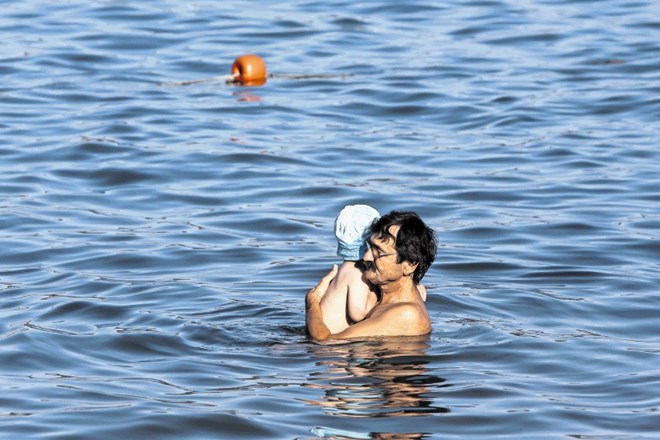 Najlepši objem v toplem portoroškem morju