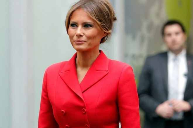 Melania znova navdušuje - njeno opravo opisali kot mešanico Jackie Kennedy in pariškega šika