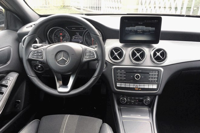 Vzporedni test - mini countryman in mercedes-benz gla: Vinogradi Istre so nam bili dovolj