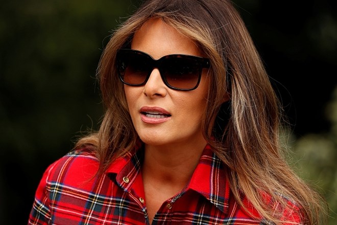 Melania čudovita tudi med vrtnarjenjem v Beli hiši