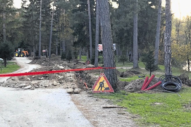 Ob Savi Dolinki (na fotografiji), ob Šobčevem bajerju in na območju sedanjega prireditvenega prostora bodo uredili cone...