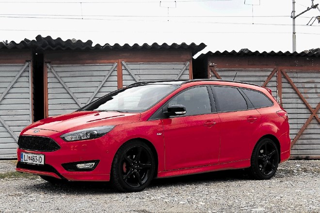 Ford focus je z opremo ST-line in v različici red &amp; black eden najbolj atraktivnih kompaktnih karavanov na trgu.