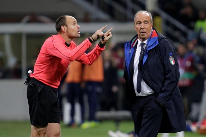 Španski sodnik Antonio Mateu Lahoz in italijanski selektor Gian Piero Ventura. (Foto: Reuters)