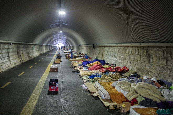 Predor Bombi v Gorici: Oblasti rešile predor, vseh ljudi ne