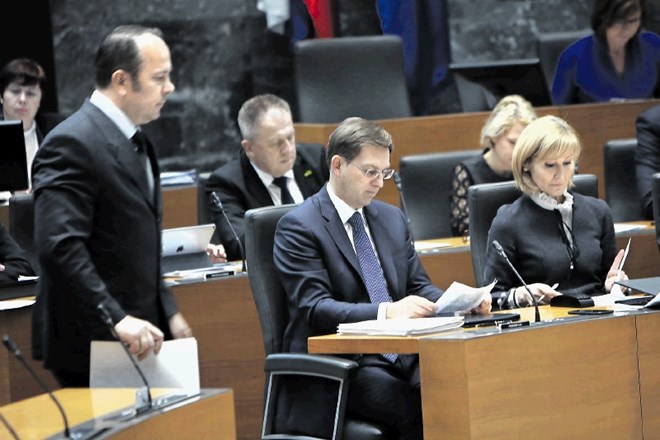 SDS ni uspela s predlogom ustavne obtožbe. Cerar je poslancem stranke očital, da so zlorabili ta institut.