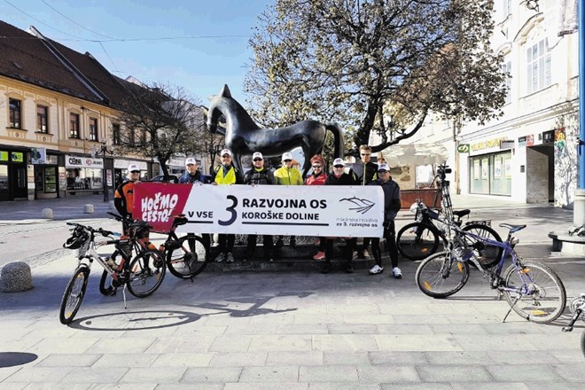 Mladi na Koroškem izvajajo številne aktivnosti za tretjo razvojno os, lani so tako kolesarili po trasi prihodnje hitre ceste