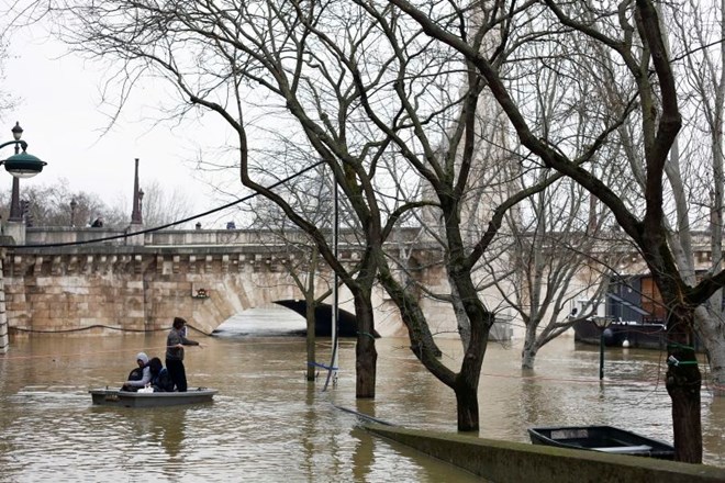 #foto Pariz v visoki pripravljenosti pred poplavami