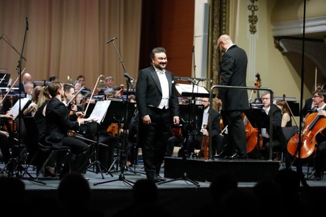 #foto #video Mehiški operni zvezdnik z najlepšimi arijami zaznamoval najbolj romantični večer v letu