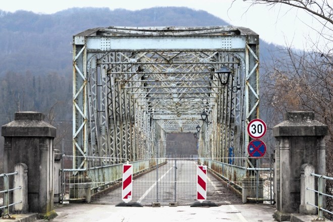 Znameniti brežiški most s statusom tehničnega spomenika ima tudi svetovni sloves, saj se je že večkrat znašel na filmskih...