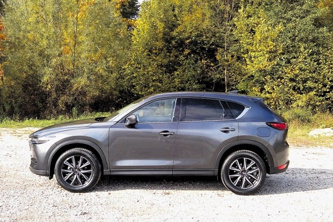 Vzporedni test: mazda cx-5 in nissan x-trail