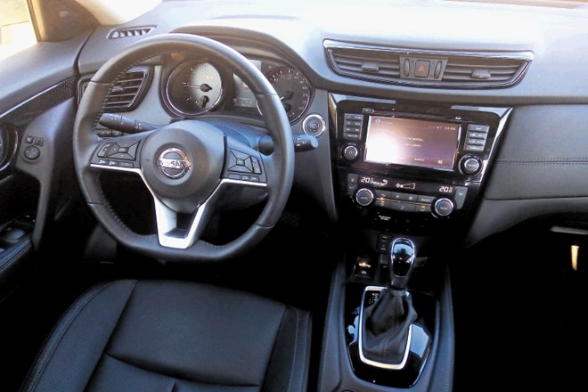 Vzporedni test: mazda cx-5 in nissan x-trail