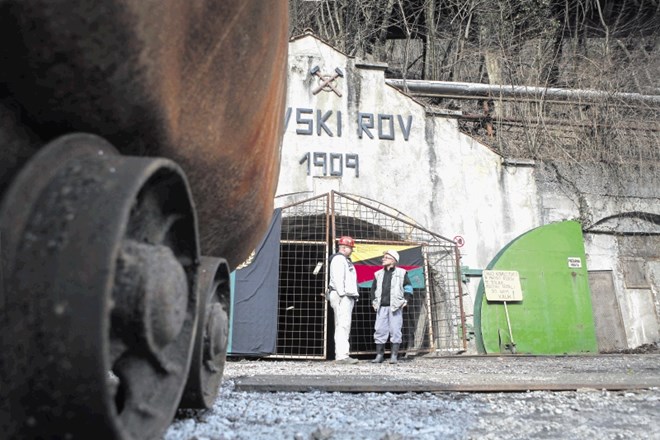 Likvidacija RTH je predvidena s koncem tega leta, novela zakona o postopnem zapiranju RTH pa predvideva vsaj dve leti...