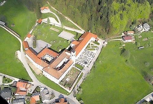 Občina Kamnik je začela z obnovitvijo samostana Mekinje, ki so ji ga pred dvema letoma poklonile uršulinke.