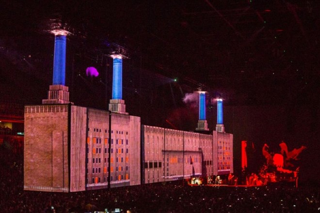 #foto #video Roger Waters v Zagrebu: Svet vodijo prašiči 