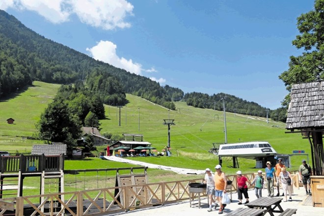 Poletna sezona na kranjskogorskih smučiščih se je začela nekaj tednov po koncu zimske. Naprave bodo začele obratovati vsak...