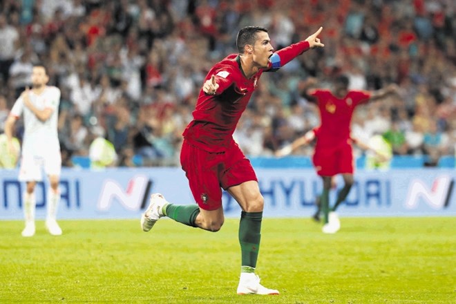 Portugalec Cristiano Ronaldo je postal prvi nogometaš, ki je dosegel zadetek na osmih velikih reprezentančnih turnirjih...