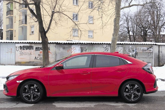 Mazda 3 in honda civic: Evropskemu okusu povsem prilagojena japonca