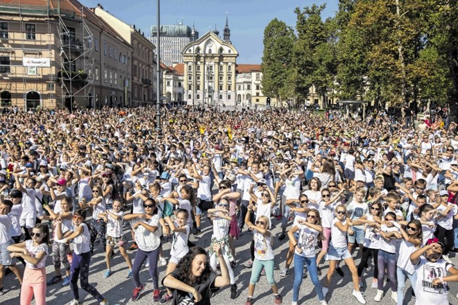 Množični plesni dogodek Diham ples, ki se ga vsako leto udeležijo številni učenci in dijaki ljubljanskih osnovnih in srednjih...