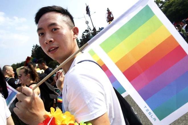 #foto V Tajvanu množična parada ponosa za pravice LGBT skupnosti