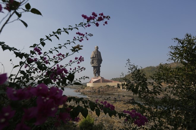 #foto V Indiji odkrili najvišji spomenik na svetu