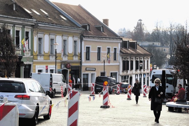 »Predlagamo, da Glavni trg (na fotografiji) – skladno z dolgoletnimi prizadevanji in pričakovanji občank in občanov – končno...