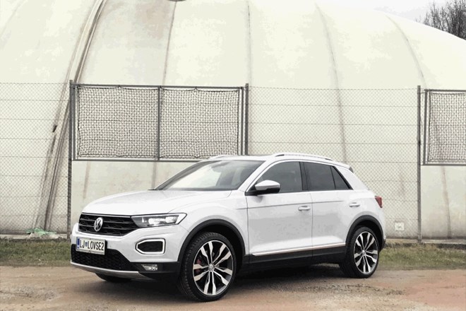 Volkswagen T-roc je prejel največ posamičnih  glasov, pred finalom pa ima štiri točke.