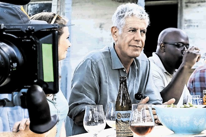 Anthony Bourdain je širil pozitivnega duha s svojimi popotniško-kulinaričnimi oddajami, čeprav se je bojeval z depresijo.