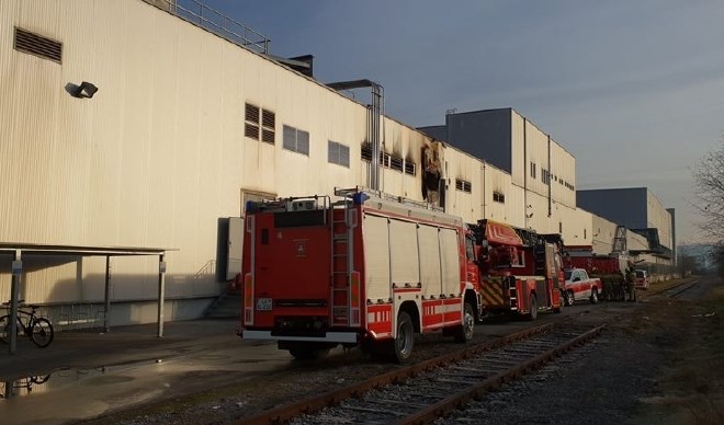 #foto Na božično noč gasili Sparovo pekarno