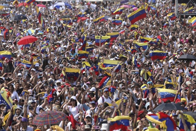 Velika množica na koncertu Venezuela Live Aid.